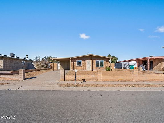 3rd image of 3042 W Christopher Dr