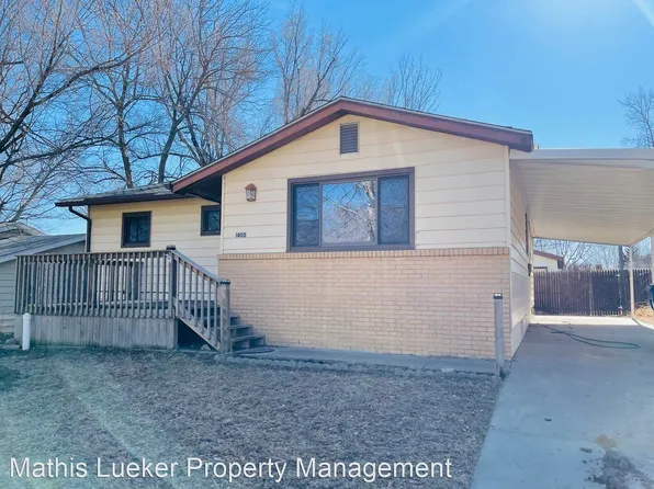 1405 W 17th St, Junction City, KS 66441
