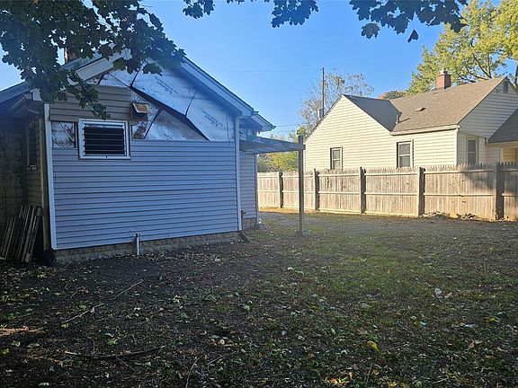 3rd image of 3612 Douglas Ave