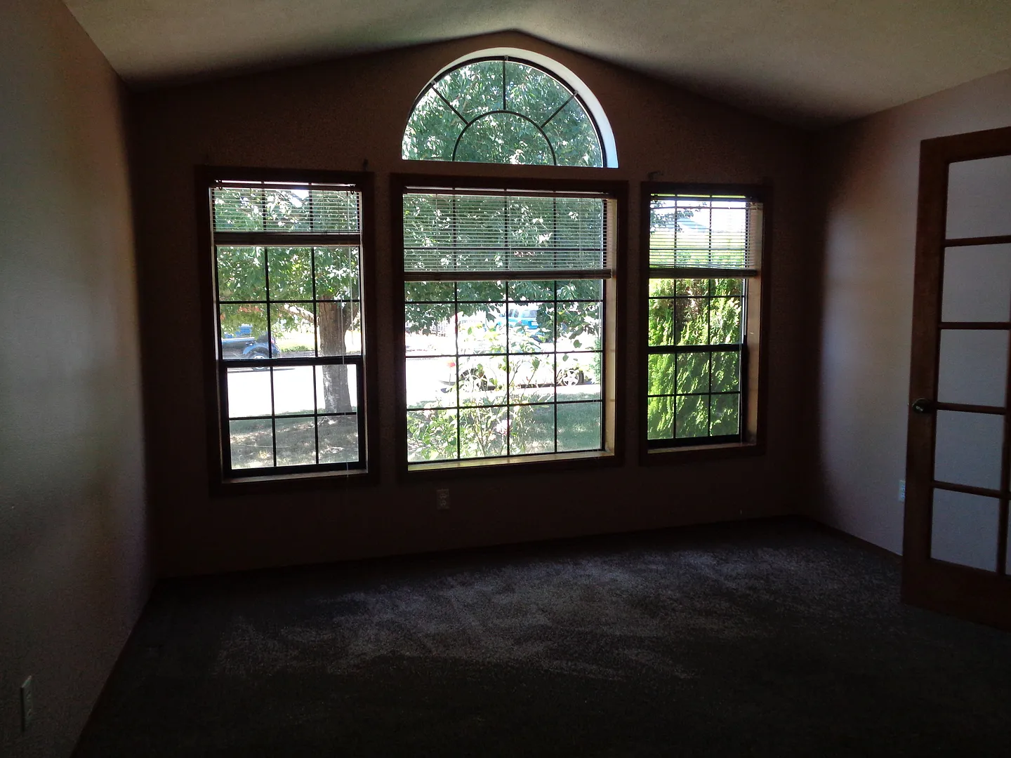1742 SE Queenborough St. — Photo 3