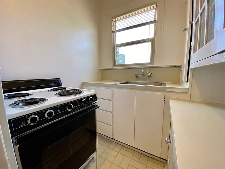 Campus Apartments — Photo 11