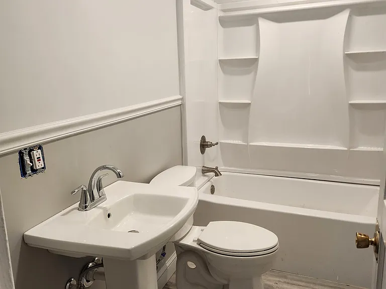 151 S Green St #4 — Photo 9