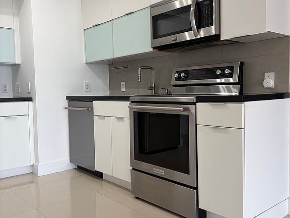 5th image of 7700 Tatum Waterway Dr #302