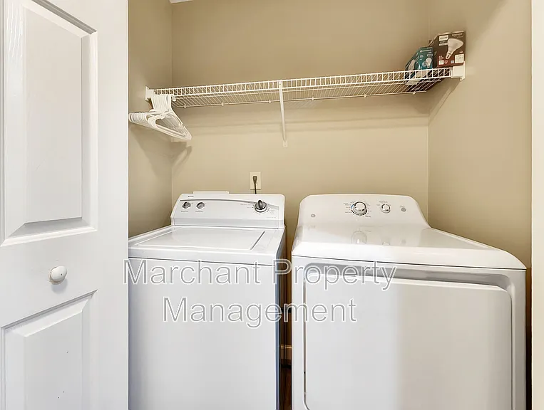 657 Chartwell Dr — Photo 24
