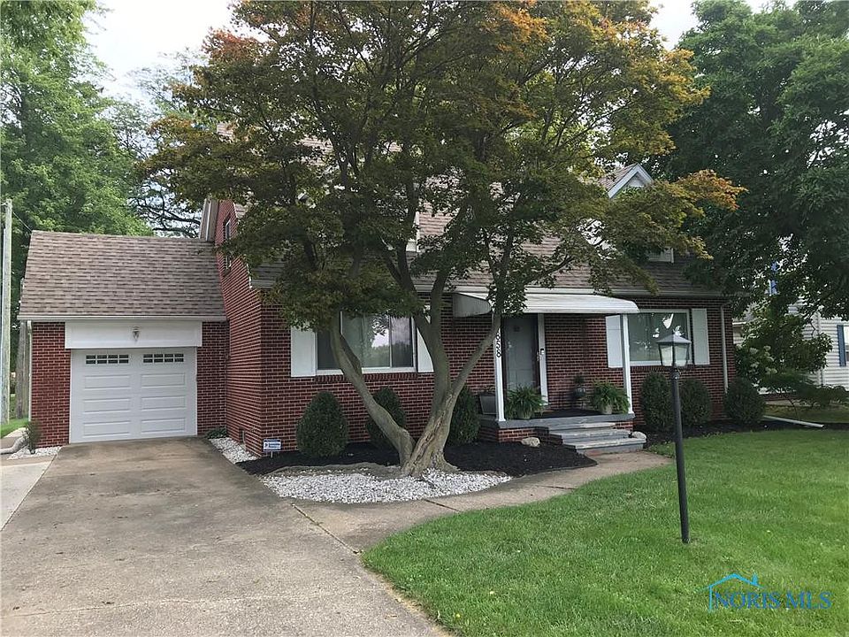 1st image of 858 W Riverview Ave