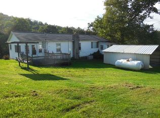 464 Barn Rd, Odd, WV 25902