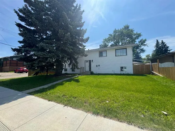 3429 N 19th Ave SE, Calgary, AB T2B 0A6
