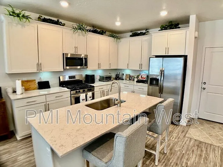 707 S Miller Ave — Photo 7