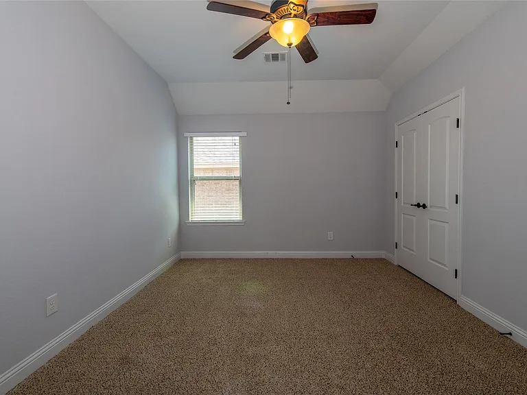 7 Whispering Thicket Pl — Photo 23