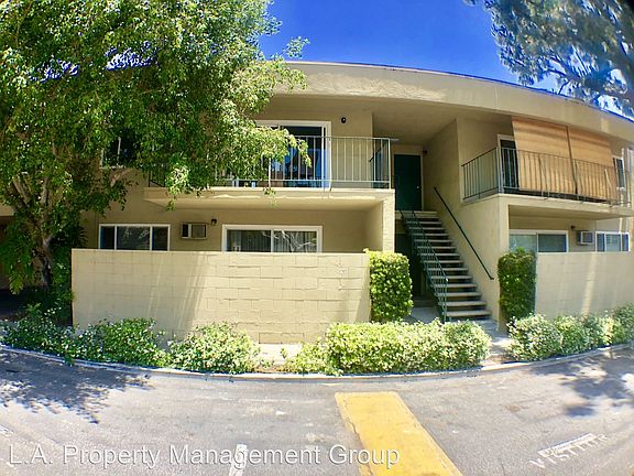 2nd image of 11138 Aqua Vista St APT 11