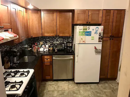 Rented by Tabak Real Estate | media 16