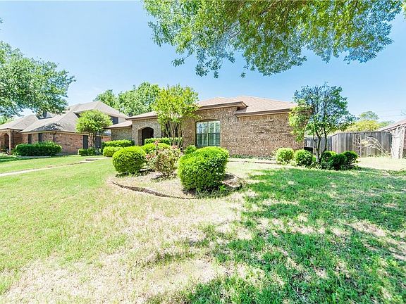 2nd image of 2905 Princewood Dr