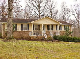 106 Rustling Oaks Dr, Waverly, TN 37185