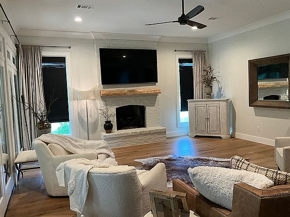 4th image of 541 Crown Dr