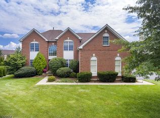 2204 William Cir, Stewartsville, NJ 08886