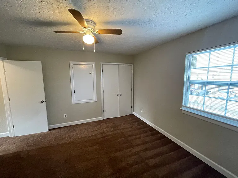 6913 Cherry St — Photo 14