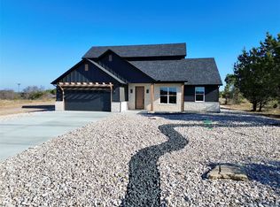 260 Peninsula Ct, Bluff Dale, TX 76433