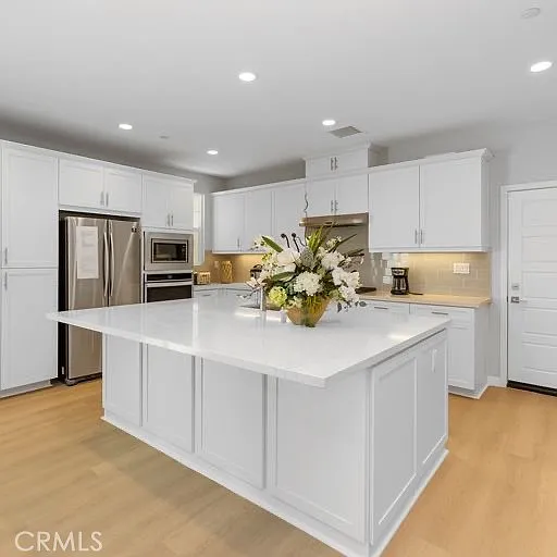 3 bed, 2.5 bath, 1971 sqft, $5,500 — Photo 3