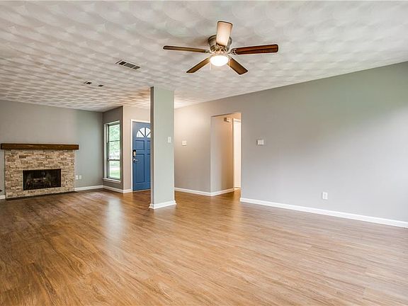 5th image of 2900 Briarwood Dr