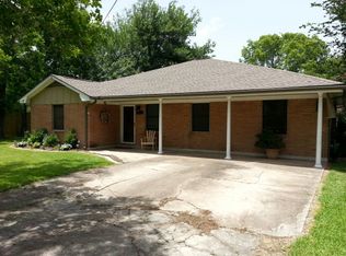 605 Kadera Rd, Angleton, TX 77515