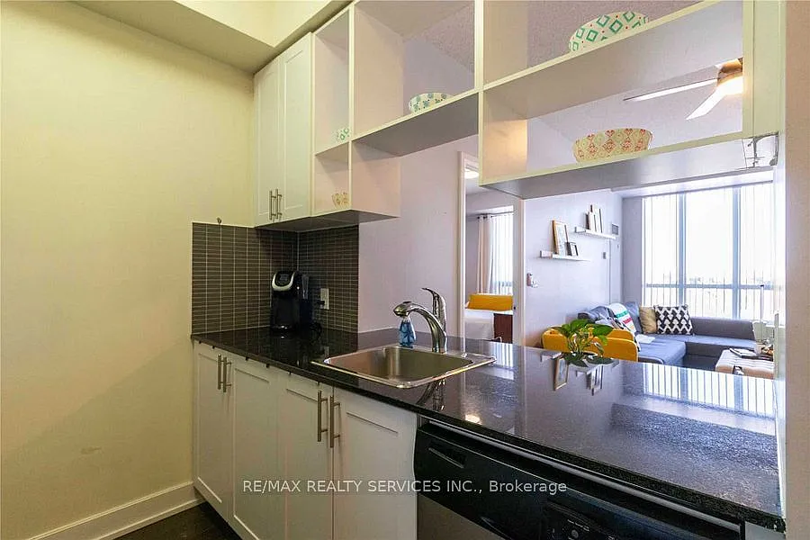 2 bed, $2,700 — Photo 3