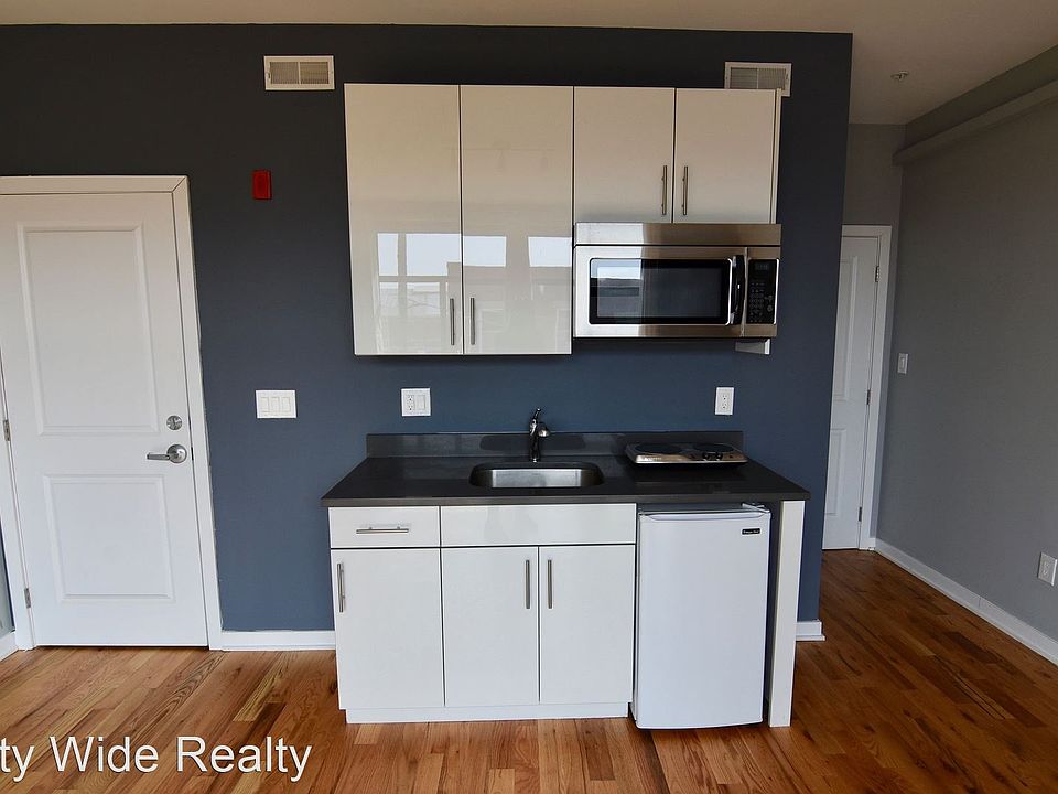 1st image of 535 N Budd St #3F