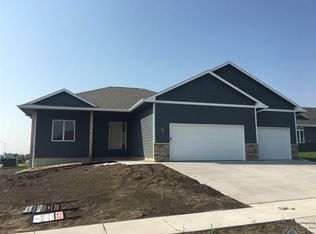 5113 E Big Horn Cir, Sioux Falls, SD 57110
