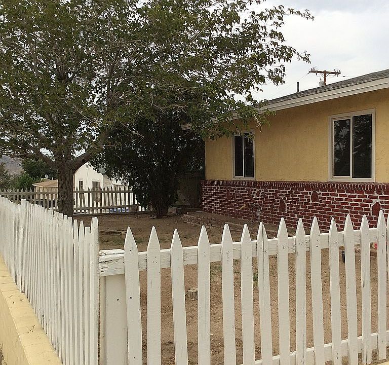 1st image of 325 Melissa Ave