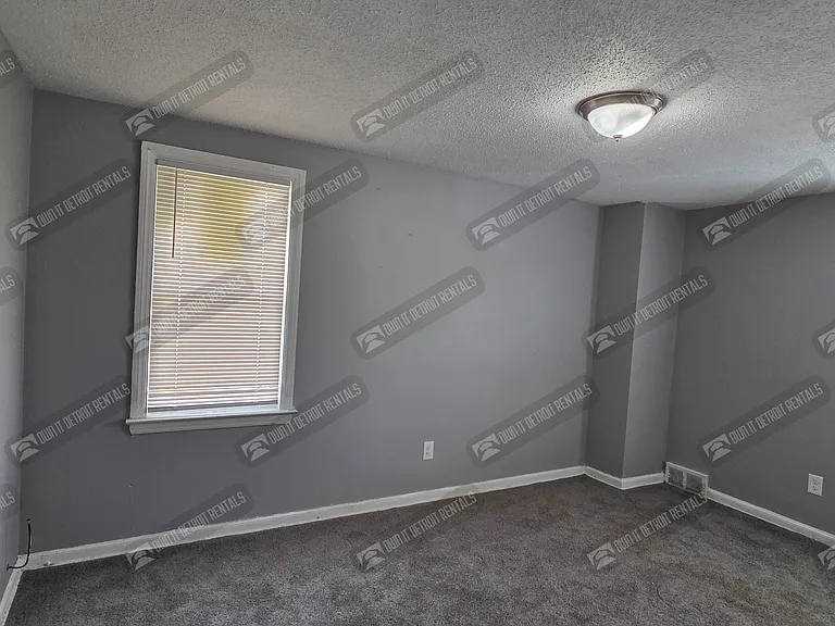 5293 Berkshire St — Photo 10