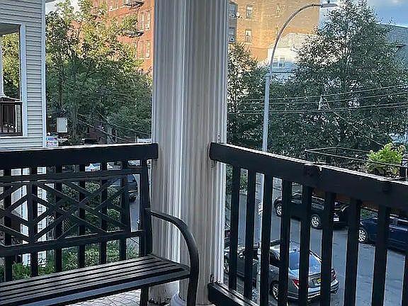 5th image of 2789 Morris Ave