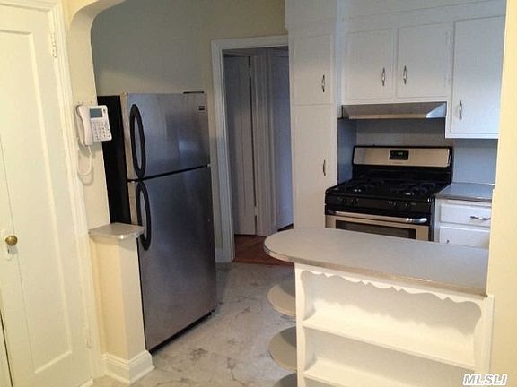 5th image of 11852 231st St