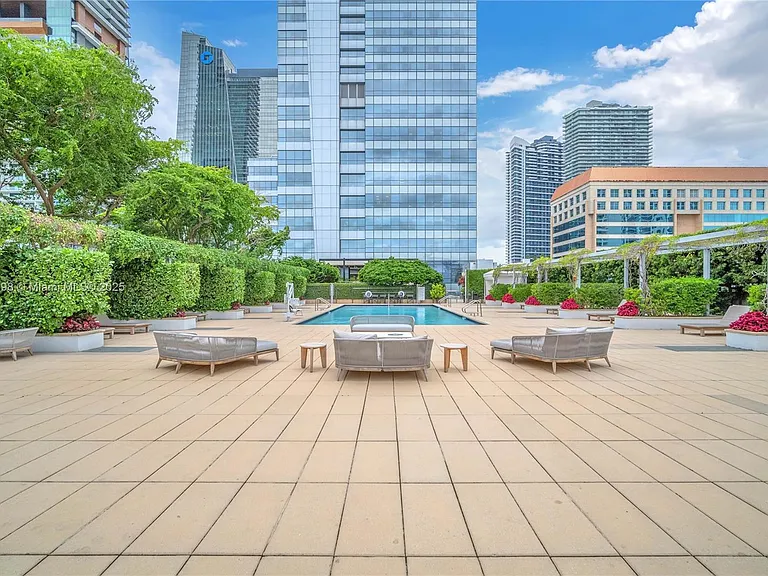 1435 Brickell Ave #3012 — Photo 37