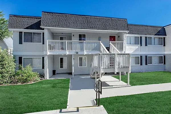 Wymore 360 Apartments — Photo 35