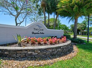 4 Knightsbridge Lane, Boynton Beach, FL 33426