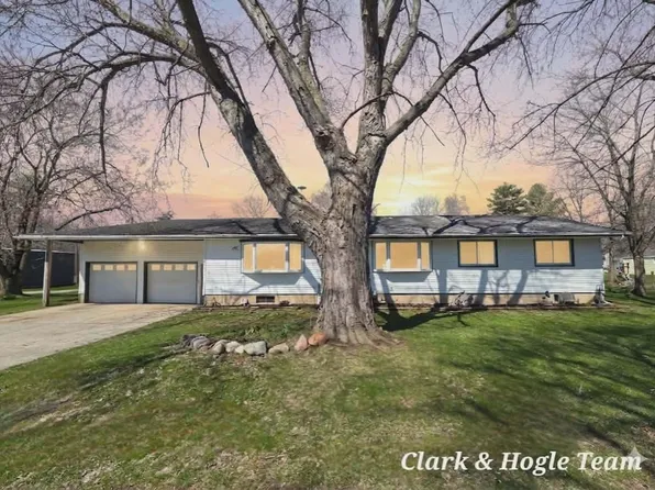 645 Lyons St, Lyons, MI 48851