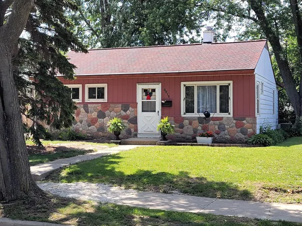 6915 West Kinnickinnic River PARKWAY, Milwaukee, WI 53219
