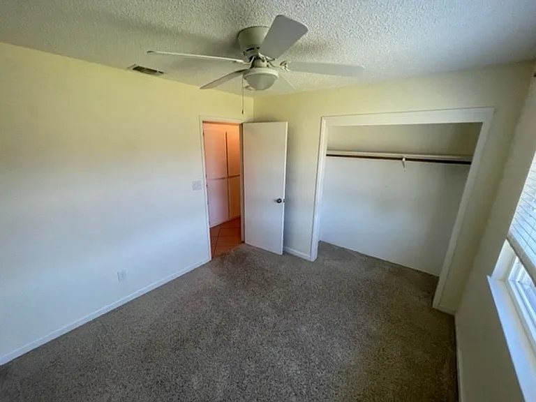 1825 Vista Creek Dr — Photo 11