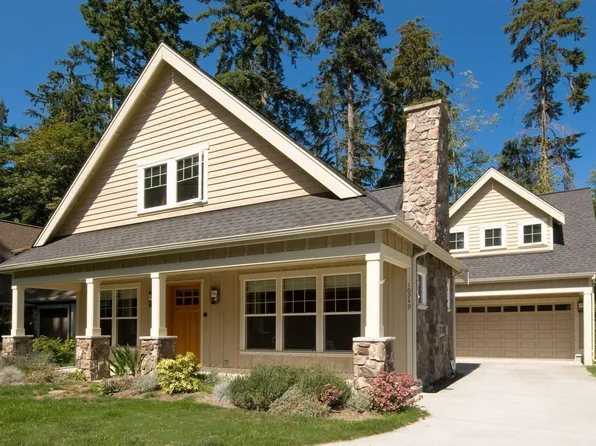 10249 NE Garibaldi Loop, Bainbridge Island, WA 98110