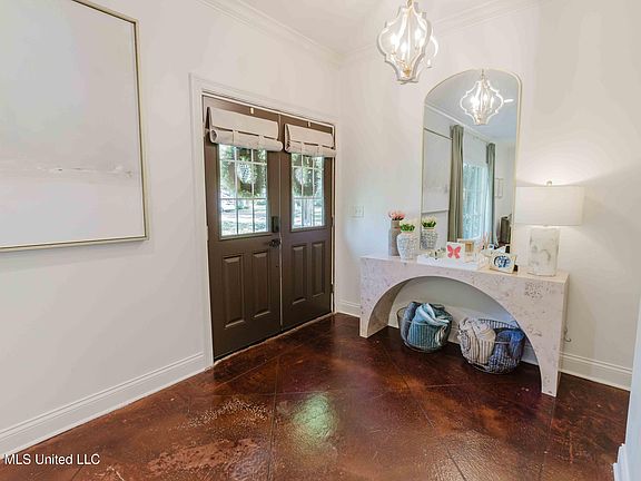 5th image of 5247 Suffolk Cir