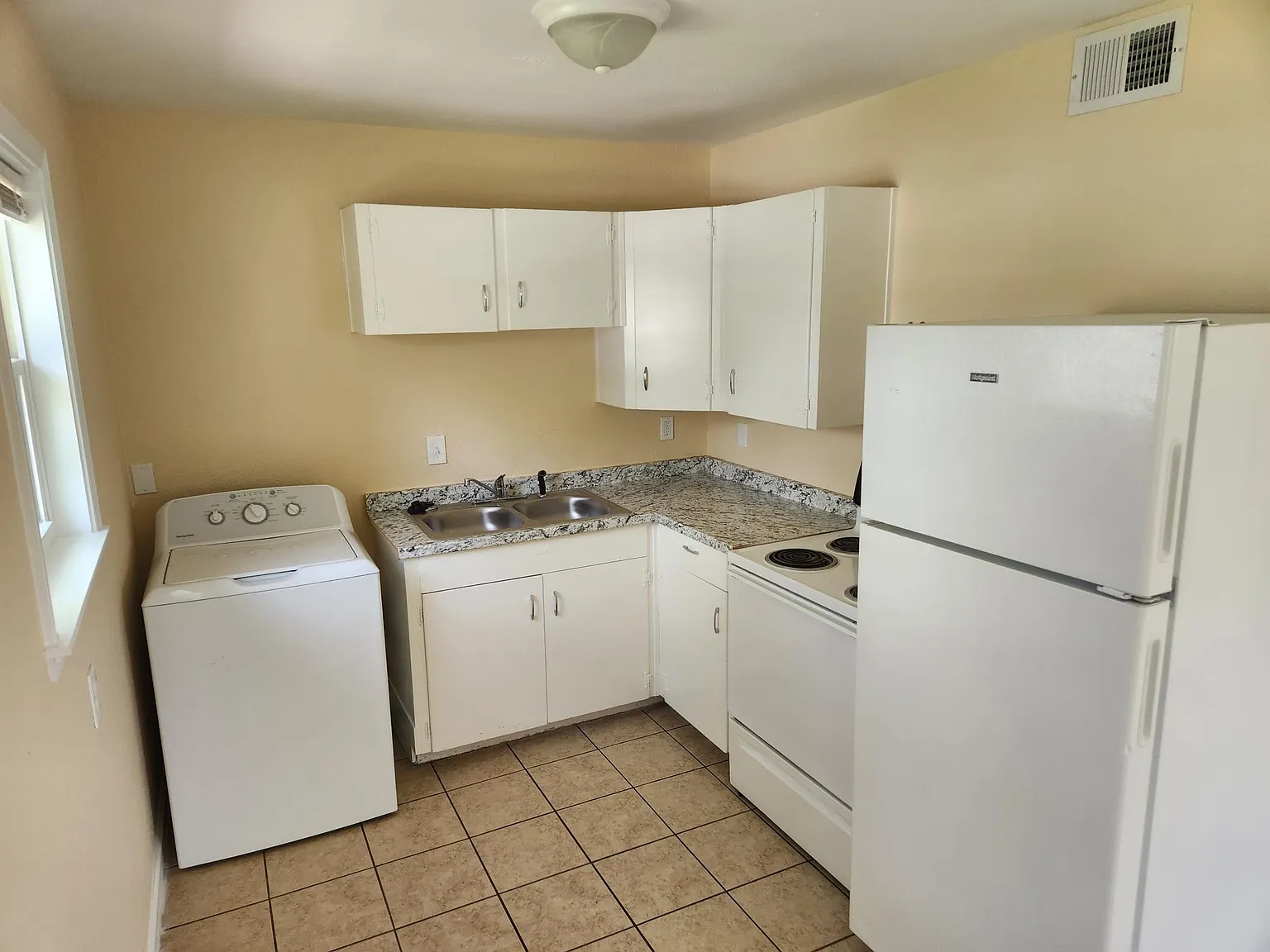 2 bed, 650 sqft, $975 — Photo 4
