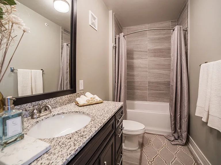 Emerald Style Floorplan Bathroom