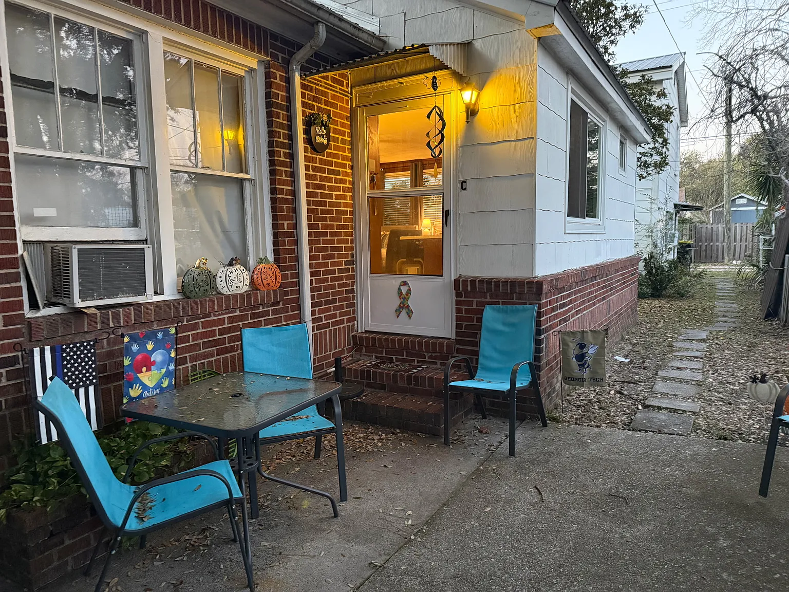 Studio, 350 sqft, $1,100 — Photo 2