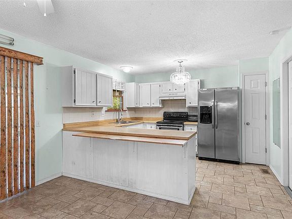 4th image of 15686 93rd Ave