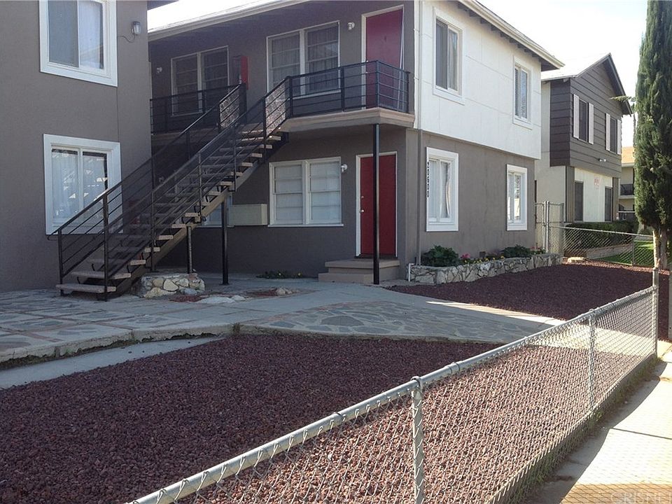 1st image of 20600 Hartland St