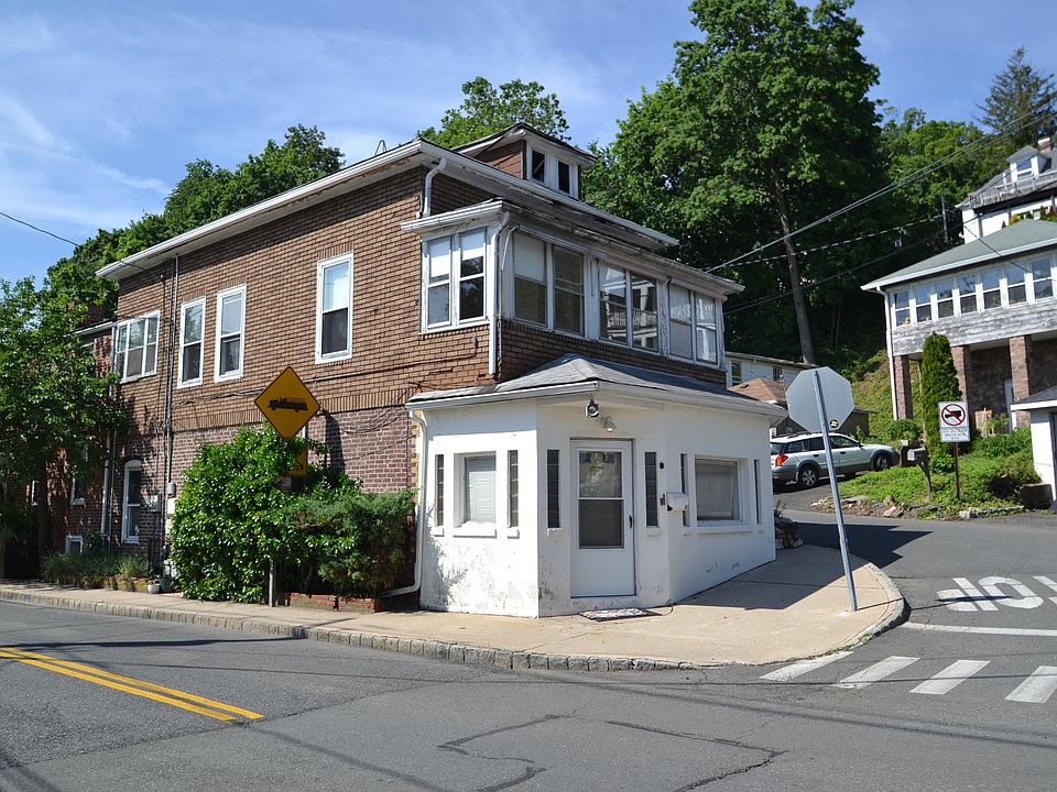 1st image of 50 Kinney St APT 50
