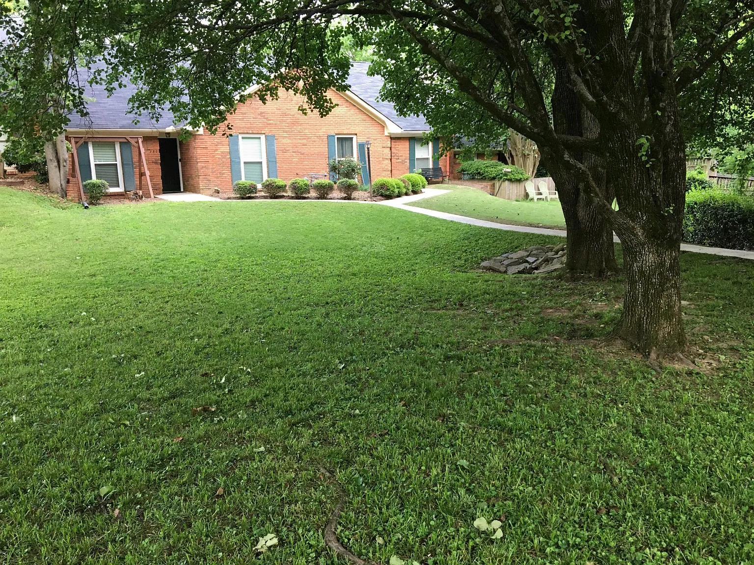 731 Columbiana Rd — Photo 1