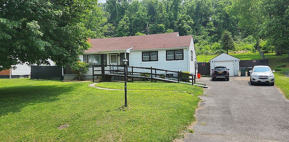 1st image of 1551 E Valley Dr