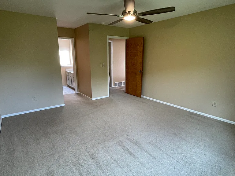 1425 Vondelpark Dr — Photo 10