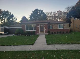 23155 Raven Ave, Eastpointe, MI