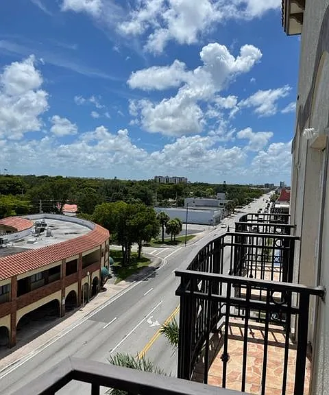 3 small balconies in unit